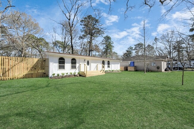 Photo - 10804 Longleaf Dr