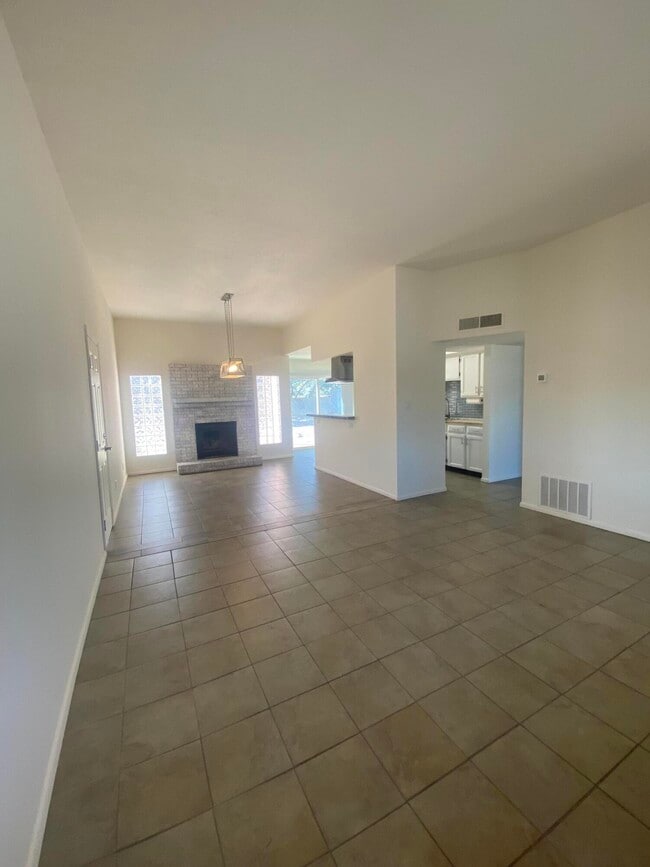 Photo - 10501 Delicado Pl NE