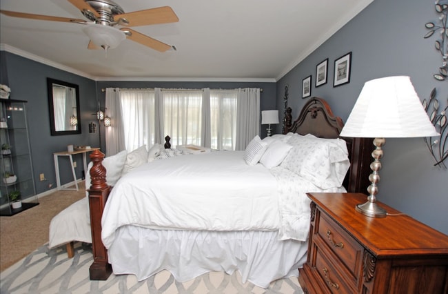 Photo - 719 Park Knoll Ln