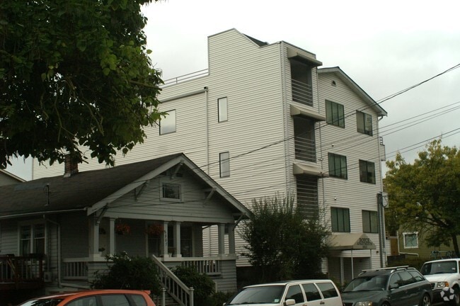 Royce Apartments