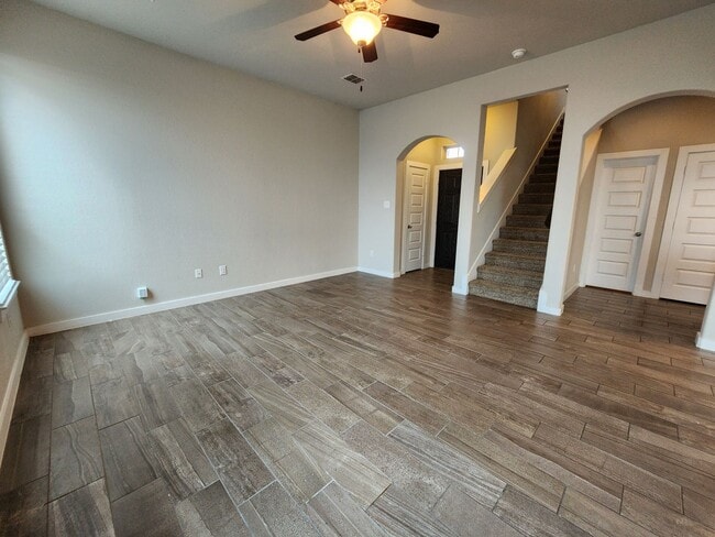 Photo - Large 3/2.5/2 in Creekside Crossing! Game Room + Balcony! Fridge Included / CISD