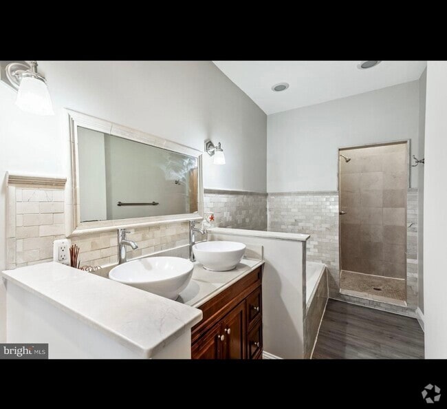 Building Photo - 15 N Patterson Park Ave Rental