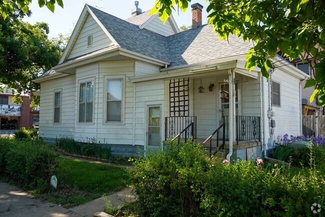 Building Photo - 1117 S Santa Fe Ave Rental