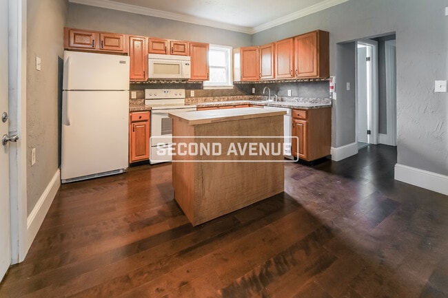 Photo - 8012 Elkhart St