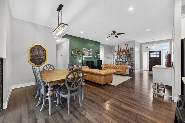 Photo - 2110 S Herron Dr