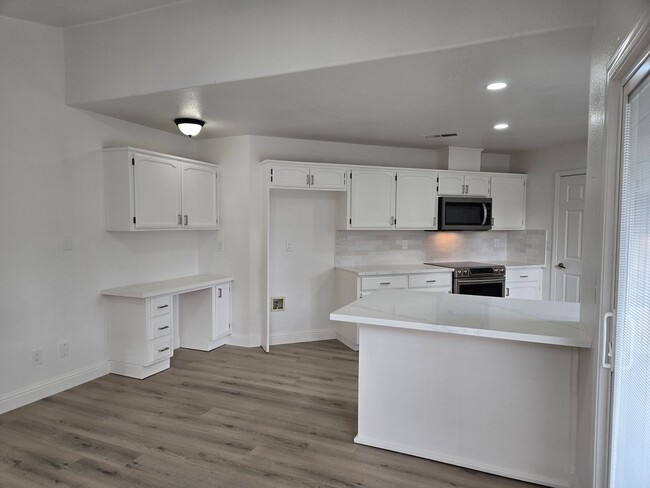 Photo - 3884 Paula Ct