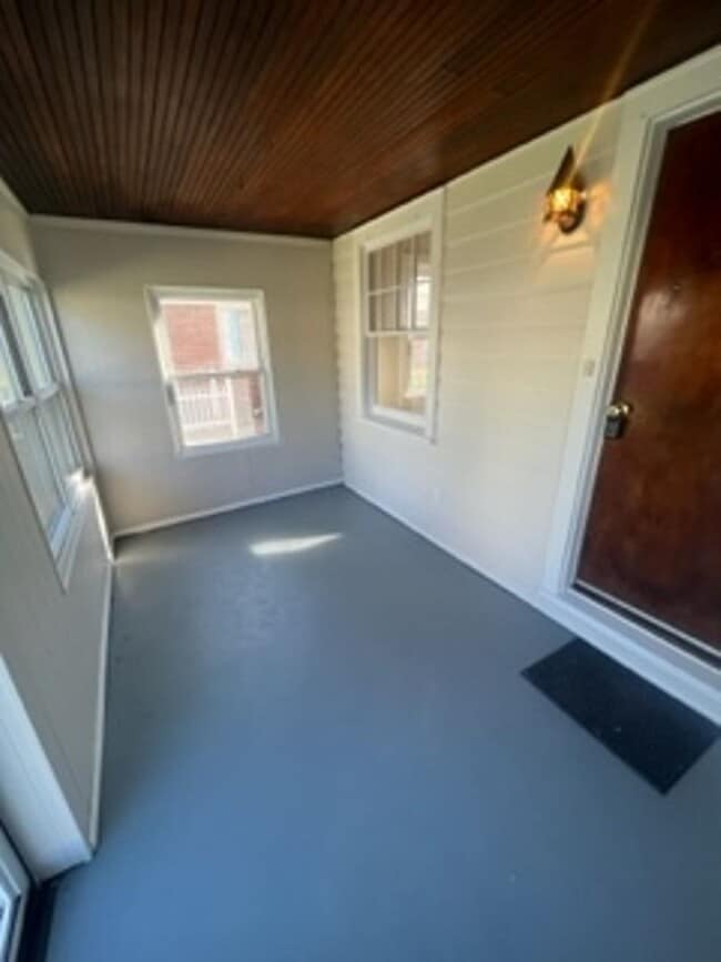 Photo - 406 Wills Ave