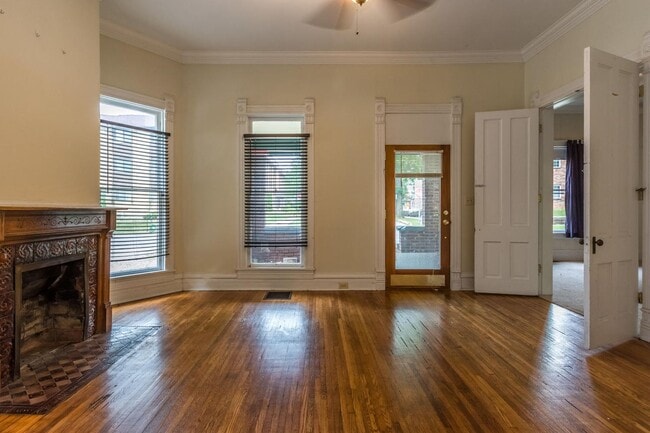 Photo - 434 E 2nd St