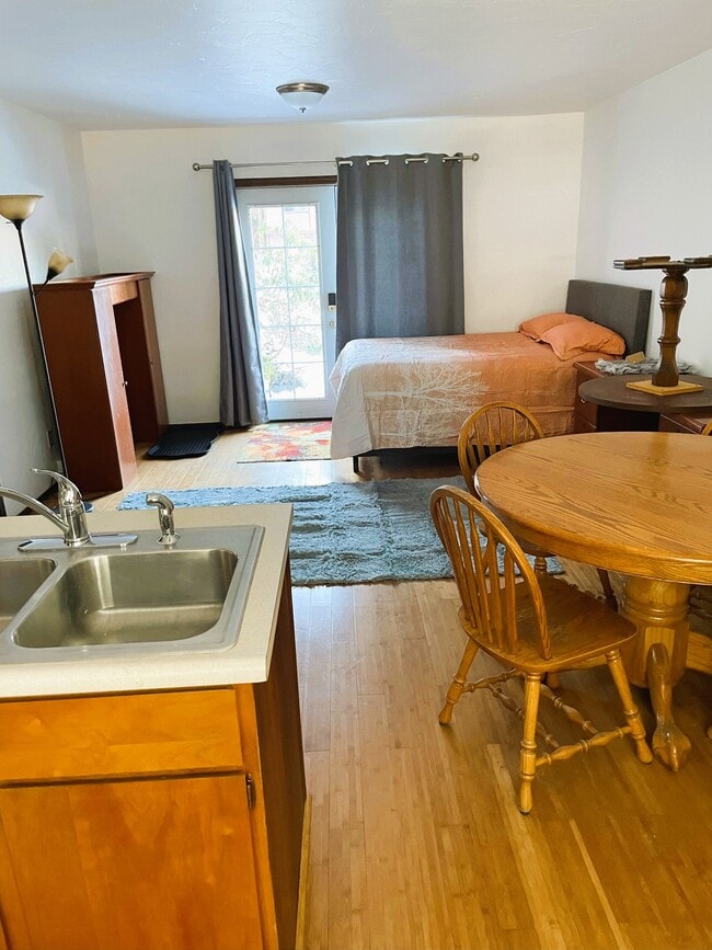 Building Photo - 8535 Steep Pl Unit Studio