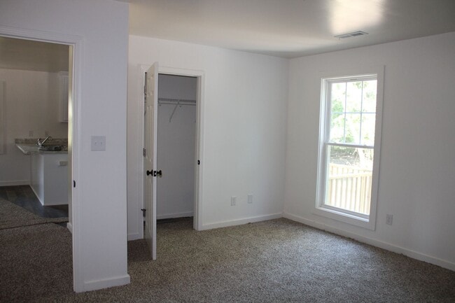 Photo - 2825 Lancaster Rd NW