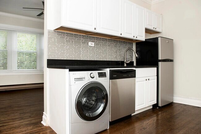 Photo - 646 W Roscoe St Unit 1N