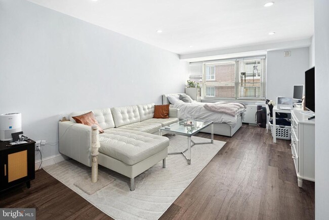 Photo - 1810-1818 Rittenhouse Square Unit 807