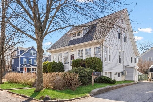 Photo - 401 Hunter Ave