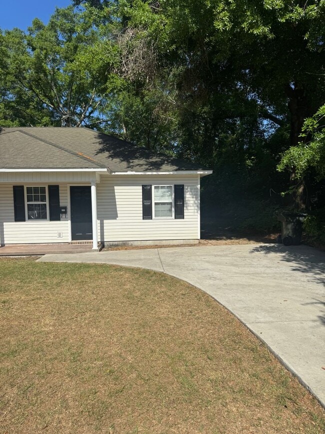 Photo - 2 Bed 1 Bath Duplex