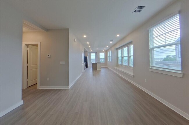 Photo - 445 Raglands Rd