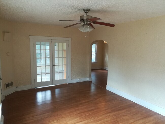 Photo - 1415 Woodward St