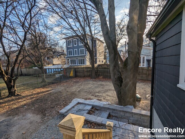 Photo - 550 Franklin St