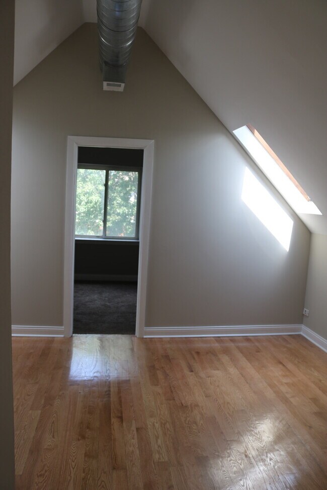 Living room - 939 W 34th St Unidad 1R