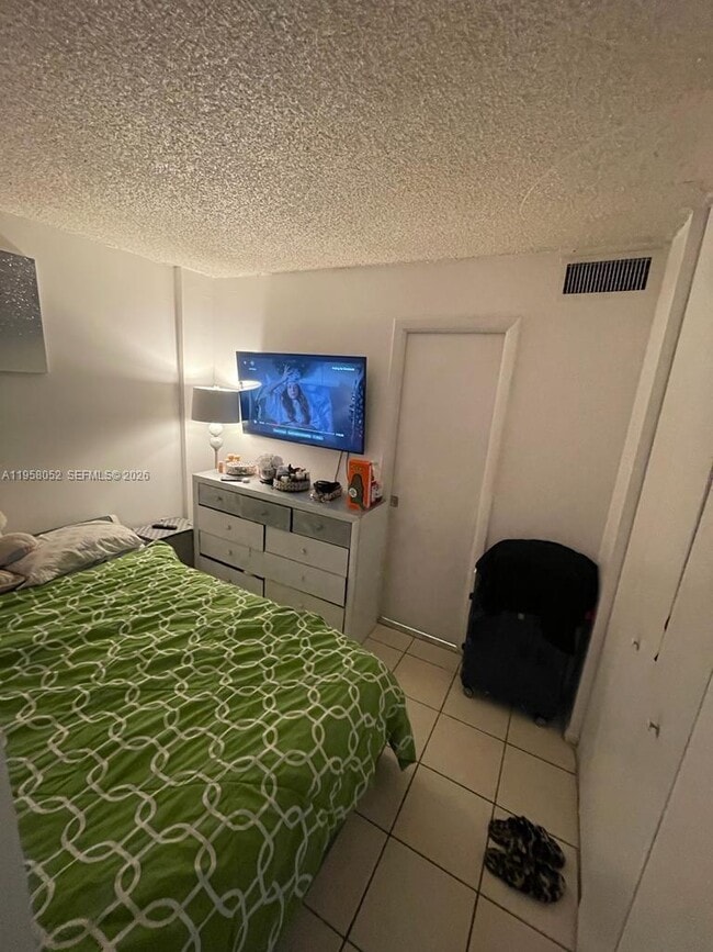 Photo - 19781 SW 114th Ave Unidad 243