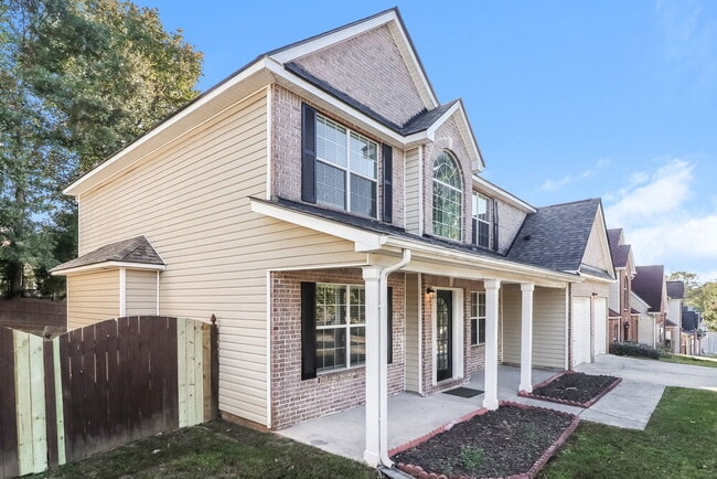 Photo - 665 Tomahawk Pl SW