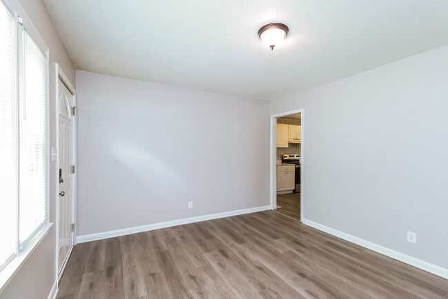 Photo - 2910 Freida Ln