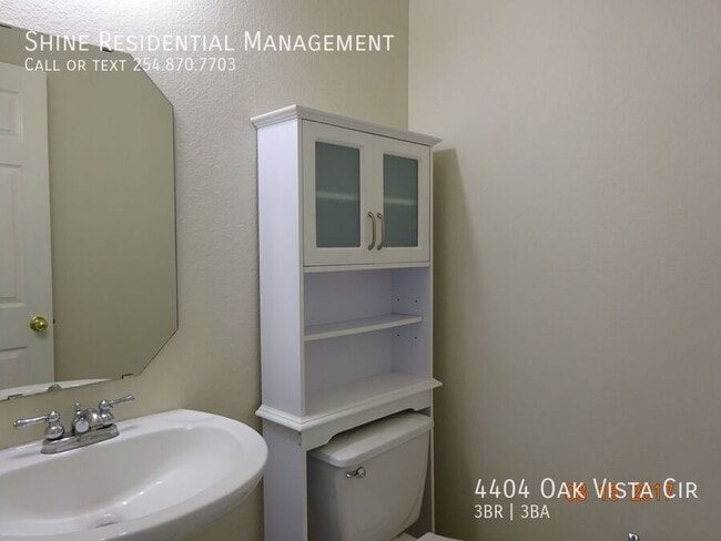 Photo - 4404 Oak Vista Cir