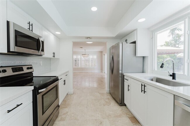 Photo - 2101 NE 63rd St
