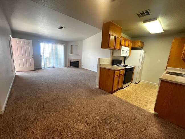 Building Photo - SPACIOUS 2BED/2BATH CONDO * SECOND FLOOR UNIT*