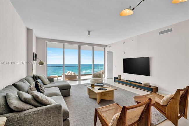 Building Photo - 18975 Collins Ave Unit 903