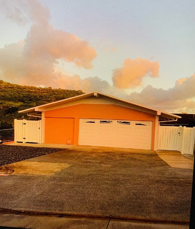Building Photo - 3565 Ala Hapuu Pl Rental