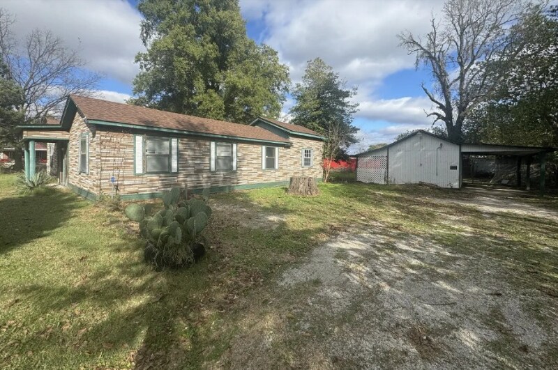 Photo - 206 Chance St