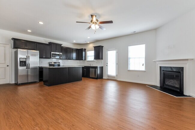 Photo - 97 Gaillardia Way