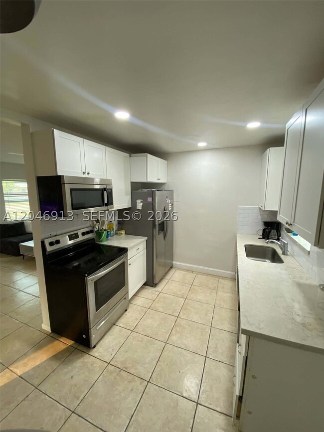 1212 NW 11th St
