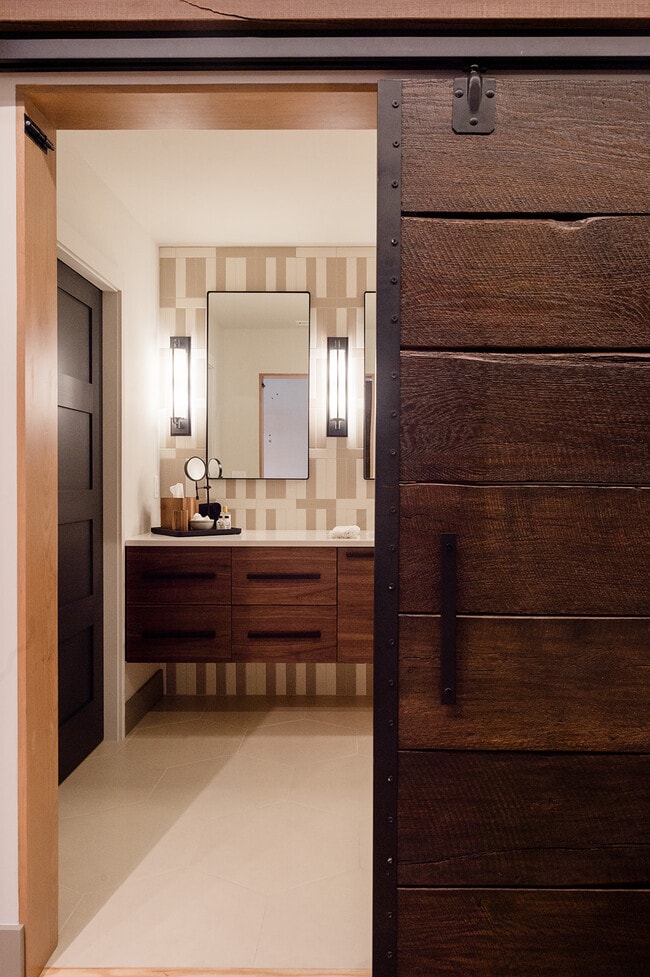 Bathroom & Utilities - 314 Poyntz Ave Unit 202