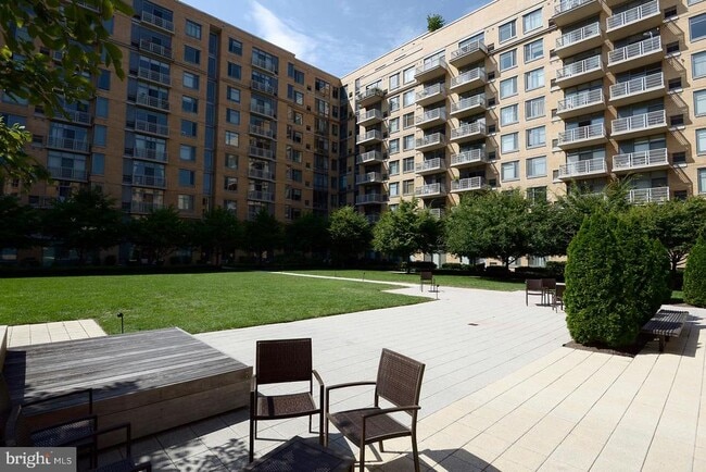 Photo - 475 K St NW Unidad 726