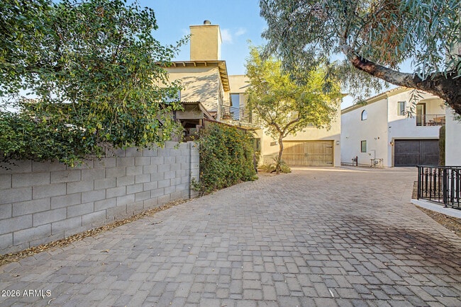 Photo - 304 S Wilson St