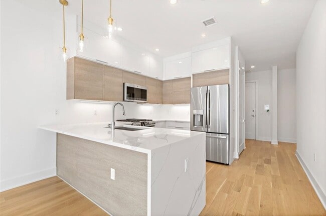 Building Photo - 6025 JFK Blvd E Unit 503