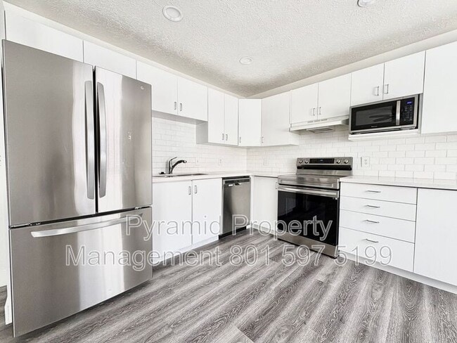 Photo - 3183 S 945 E