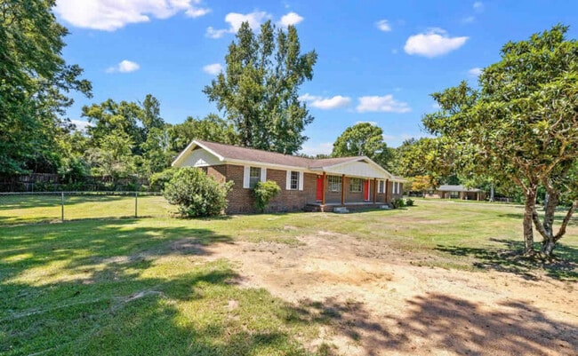 Photo - 410 W 16th St