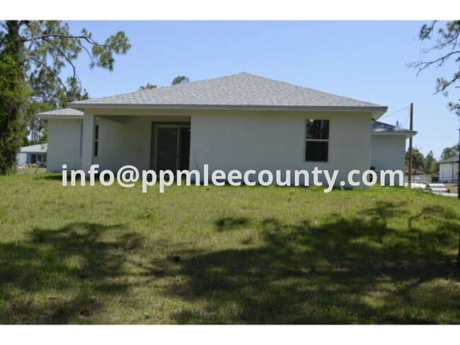 Photo - Small Pet-Friendly!  Nearly New Constructi...