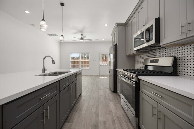 Photo - 4406 Sterling St