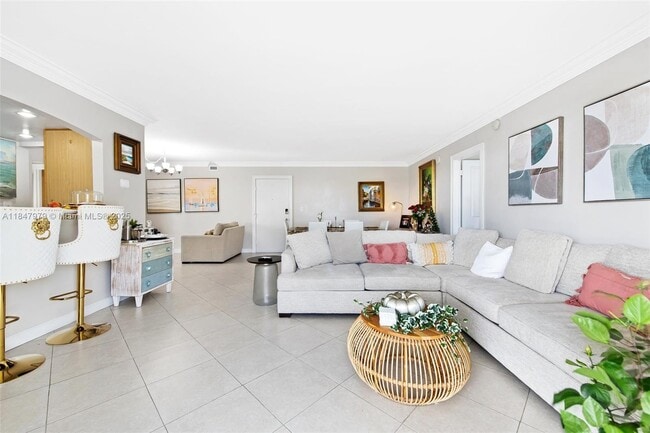Building Photo - 2715 N Ocean Blvd Unit 3A Rental
