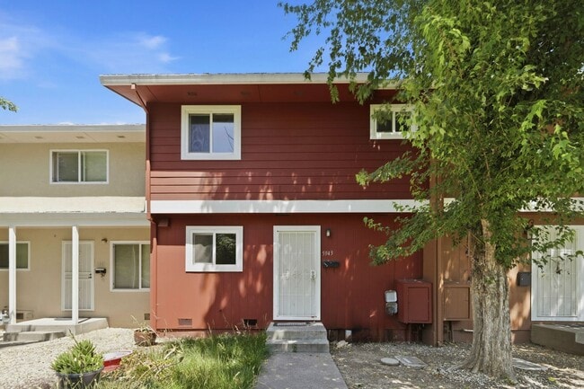 Building Photo - 5943 Mack Rd