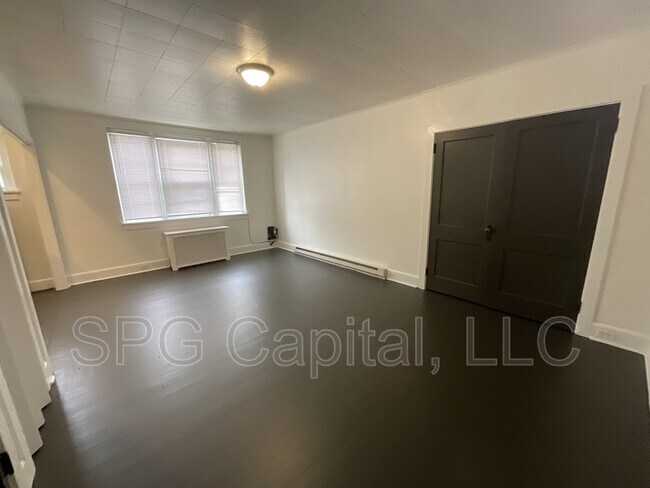 Photo - 2015 Market St Unit 5