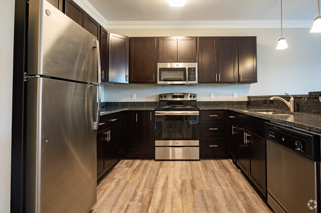 Little Yellow Mountain- 2BR, 2BA