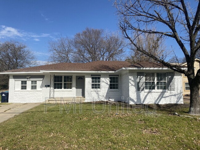 Building Photo - 510 Panhandle St