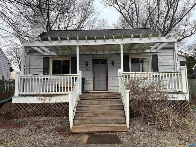 Building Photo - 1321 Willow Dr