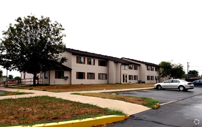 the pine apartments for rent in martinsville in forrent com