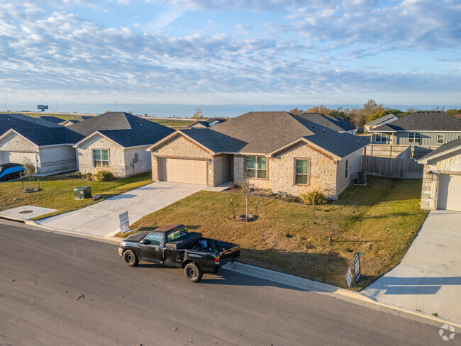 Building Photo - 1028 Campbelton Dr Rental