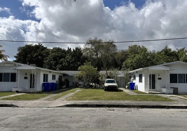 Building Photo - 1232 NW 8th Ct Unit 1232